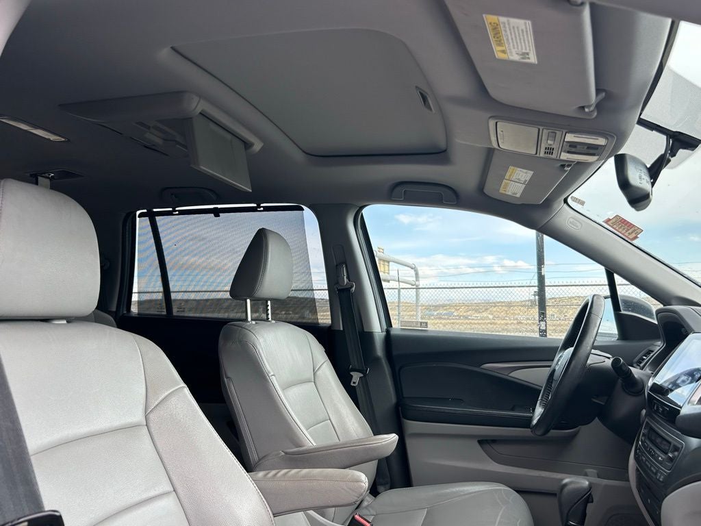 2017 Honda Pilot EX-L w/Rear Entertainment System