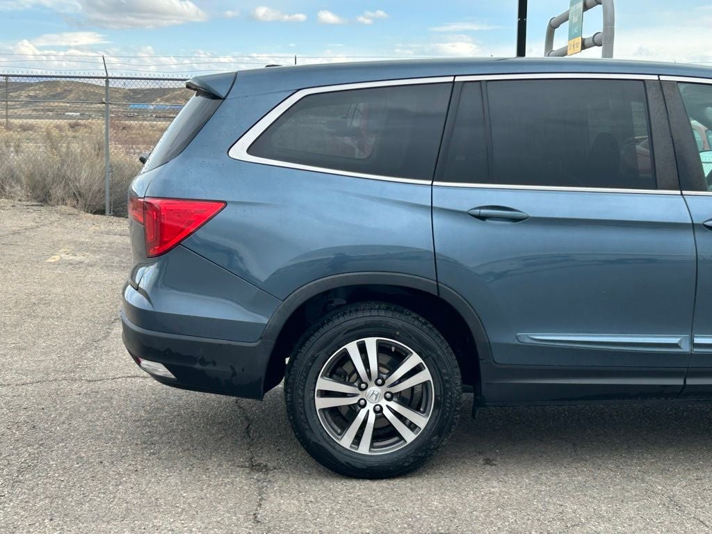 2017 Honda Pilot EX-L w/Rear Entertainment System