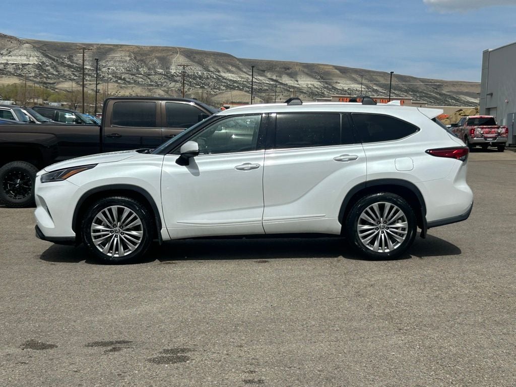 2022 Toyota Highlander Platinum