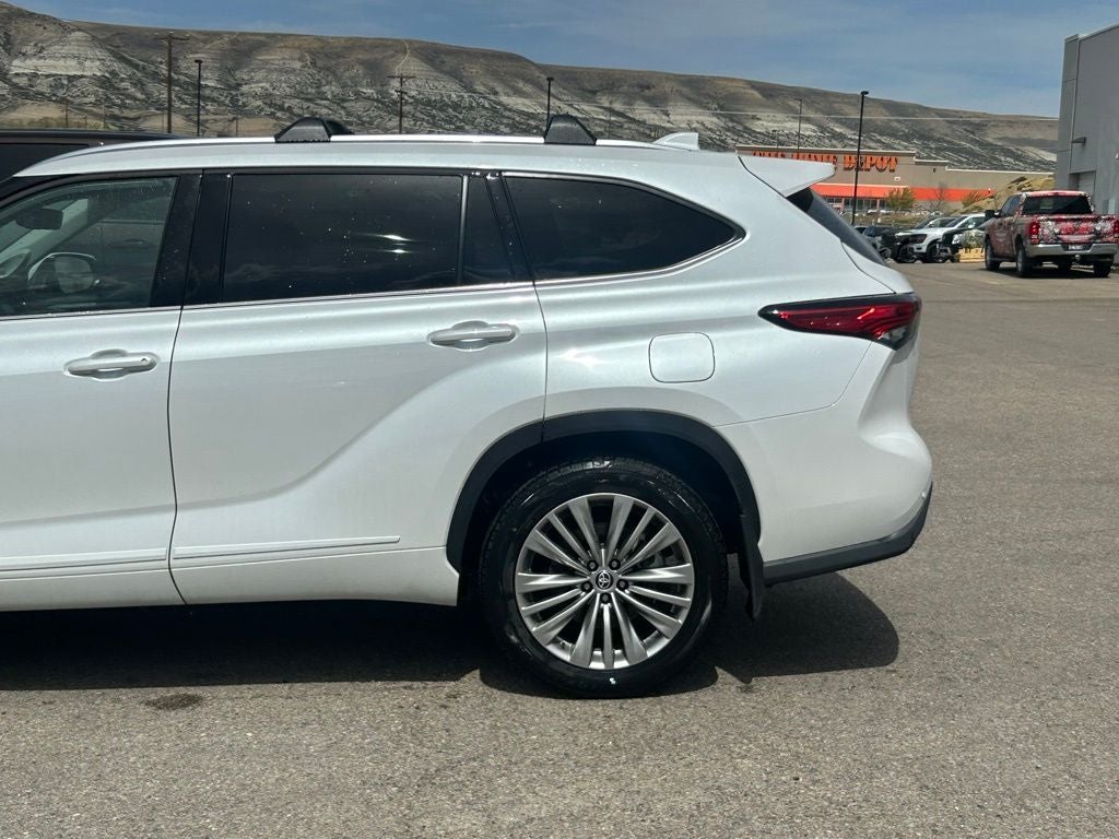 2022 Toyota Highlander Platinum