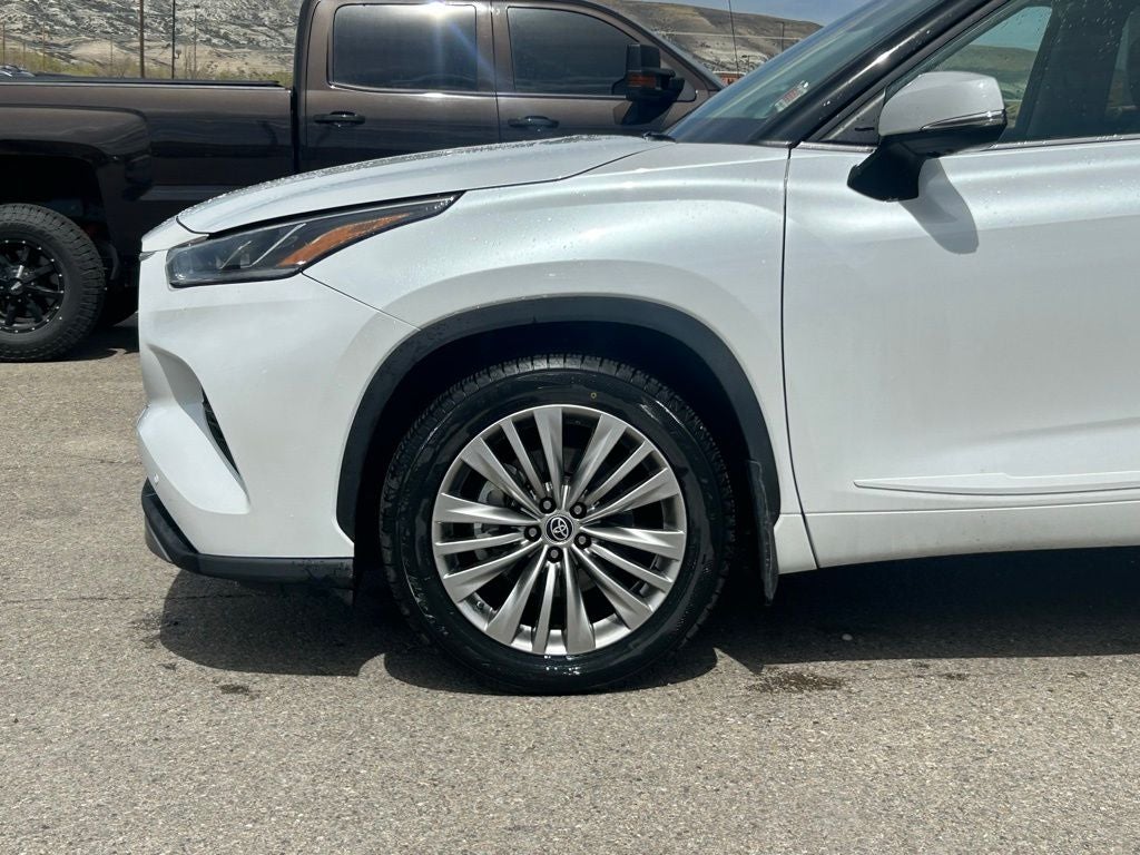 2022 Toyota Highlander Platinum