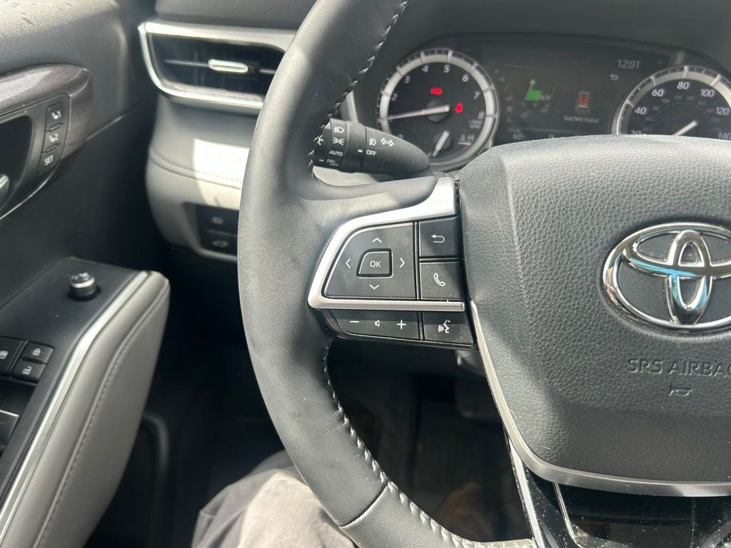 2022 Toyota Highlander Platinum