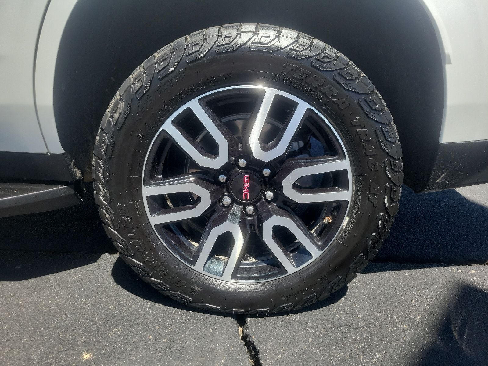2024 GMC Yukon AT4