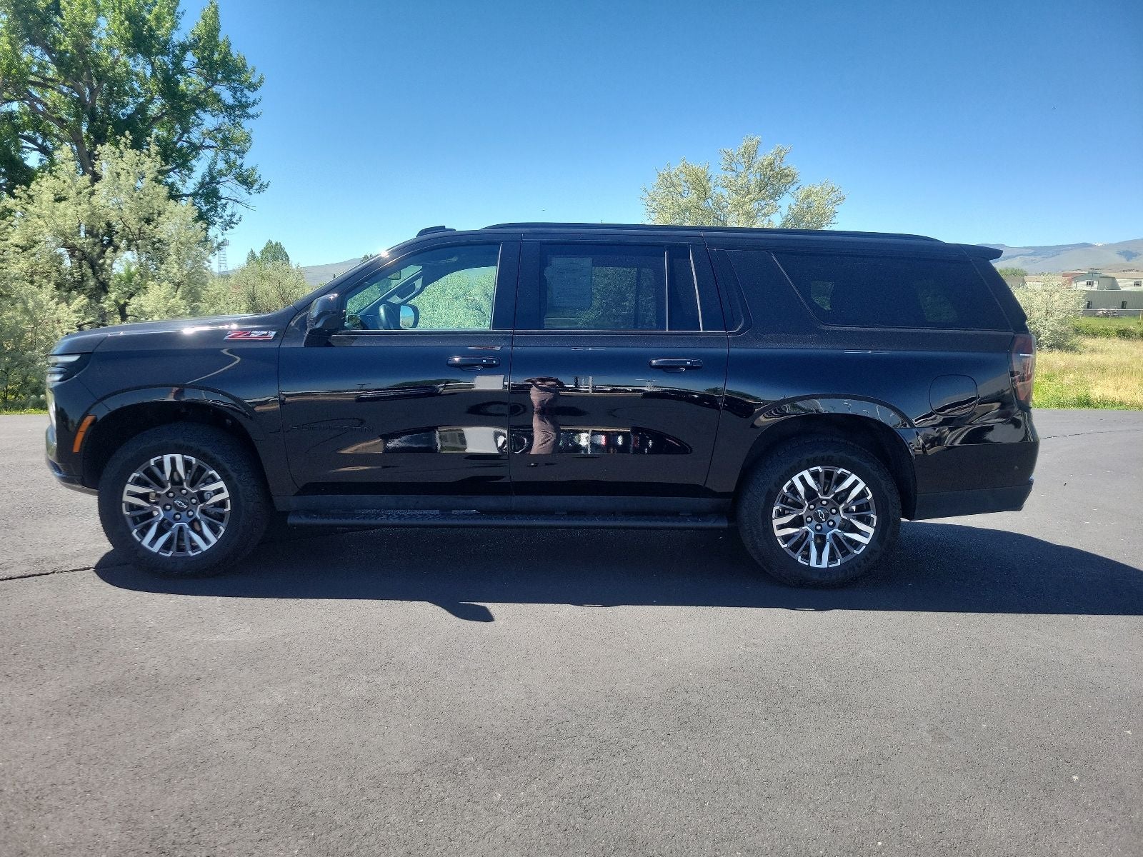 2025 Chevrolet Suburban Z71