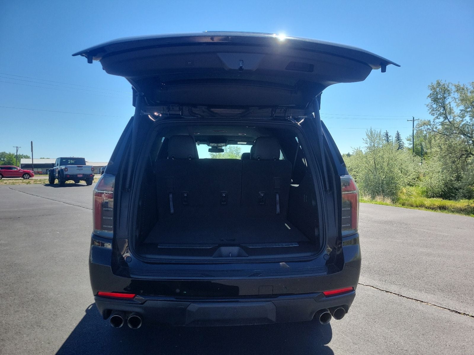 2025 Chevrolet Suburban Z71