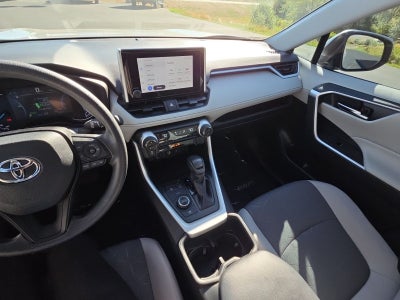 2024 Toyota RAV4 Hybrid XLE