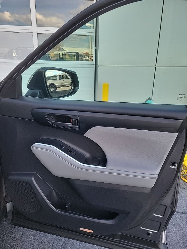 2021 Toyota Highlander L