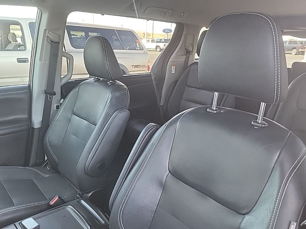 2020 Toyota Sienna SE 7 Passenger