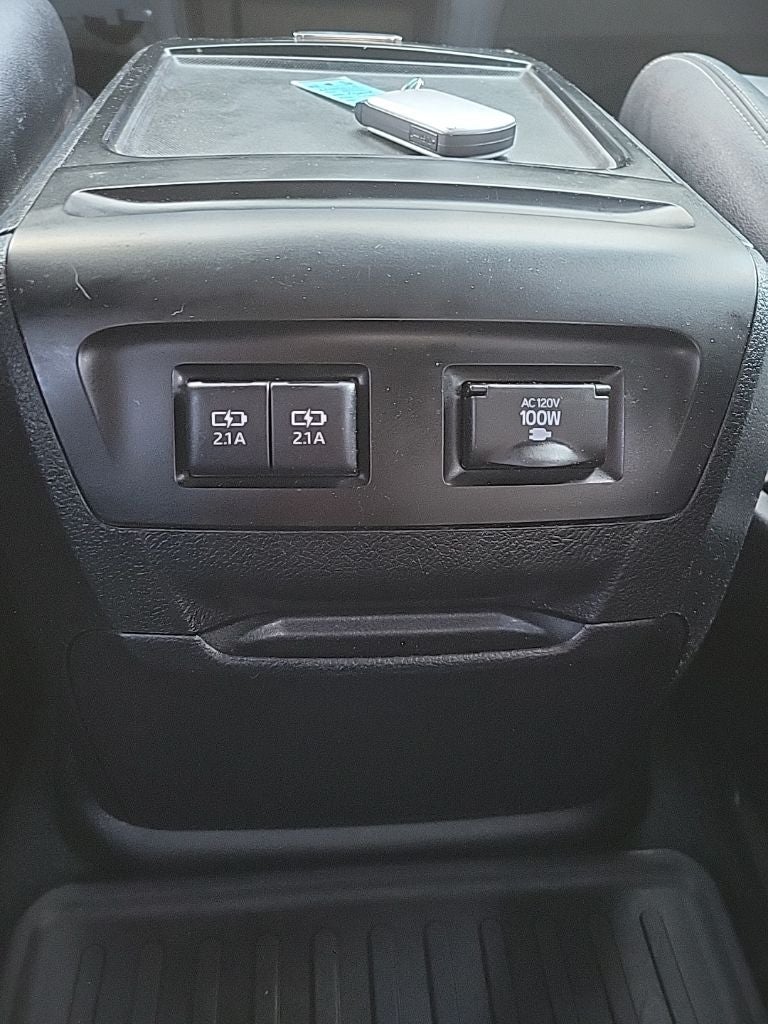 2020 Toyota Sienna SE 7 Passenger