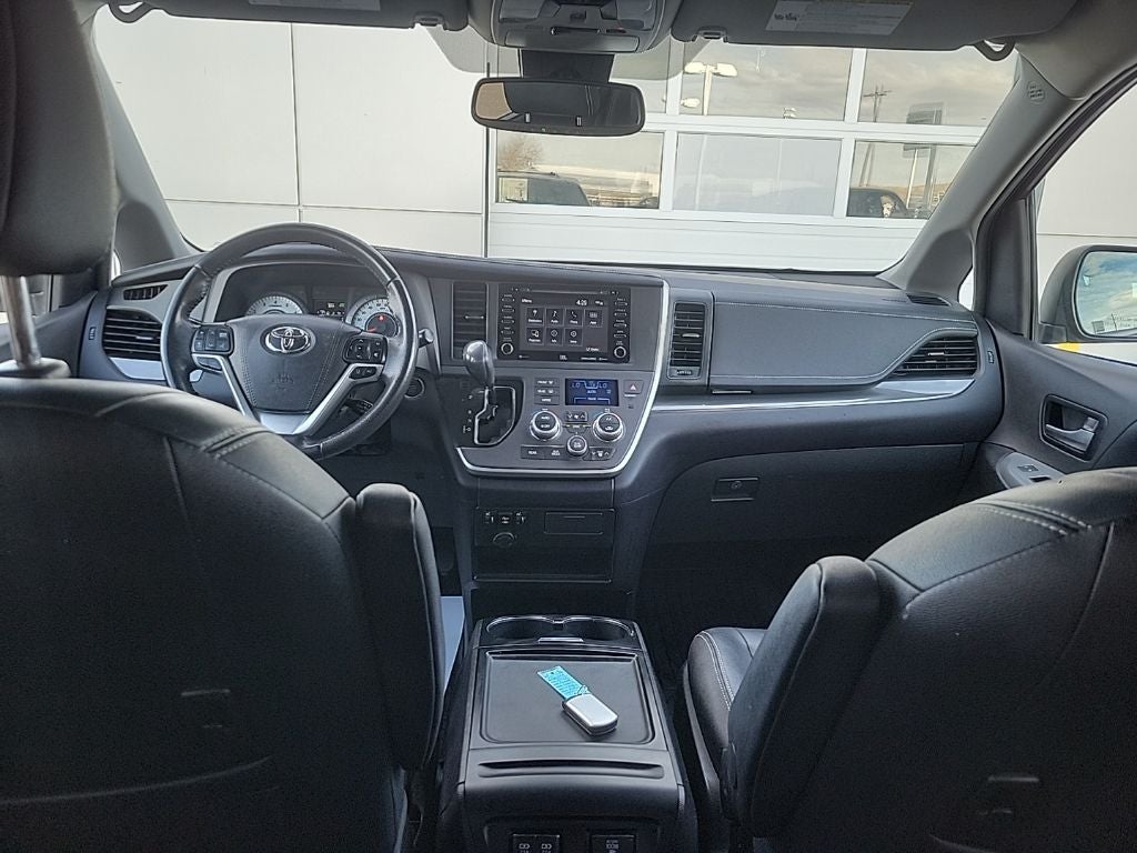 2020 Toyota Sienna SE 7 Passenger