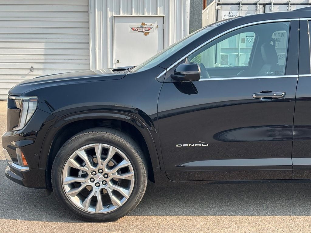 2024 GMC Acadia Denali