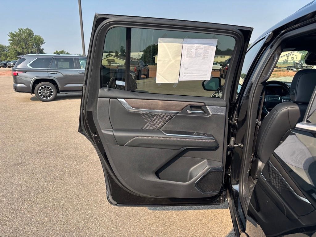 2024 GMC Acadia Denali