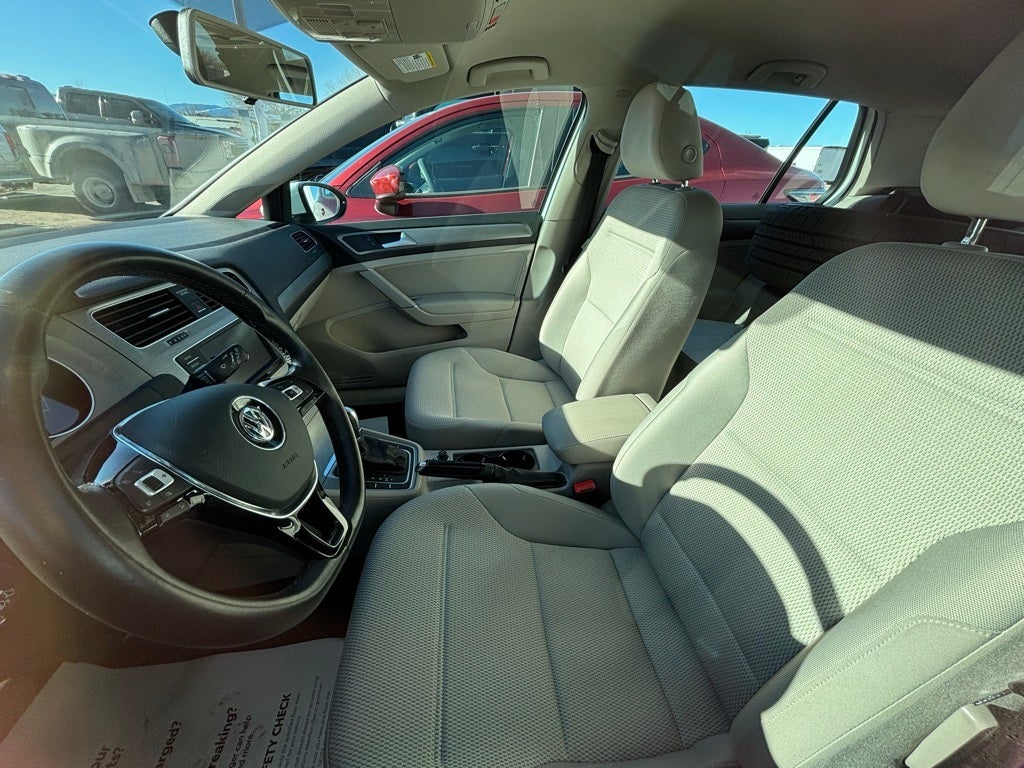 2016 Volkswagen Golf TSI S 4-Door