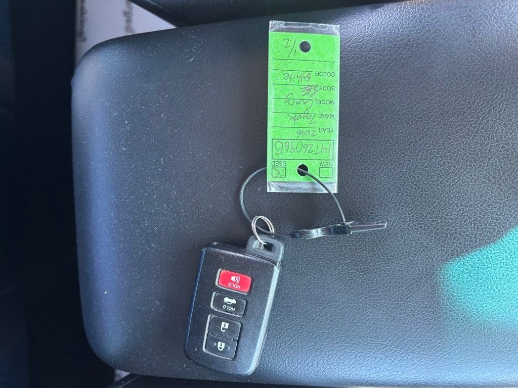 2016 Toyota Camry SE