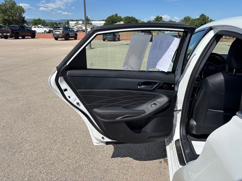 2021 Toyota Avalon Hybrid Limited