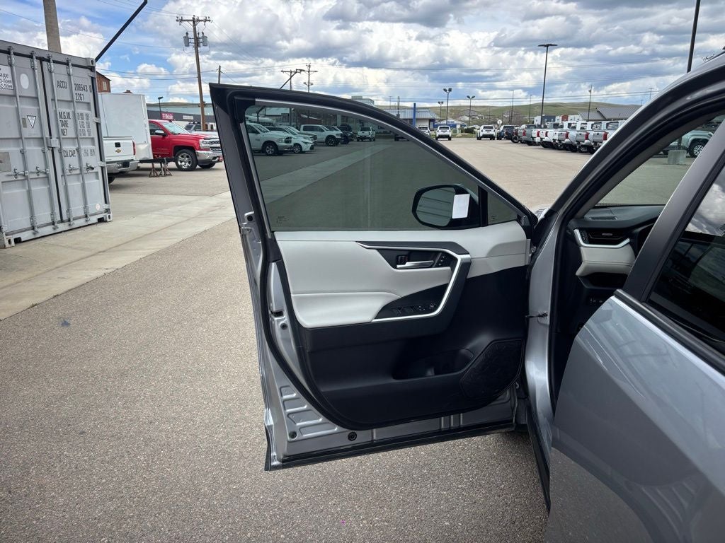 2023 Toyota RAV4 Hybrid XLE Premium
