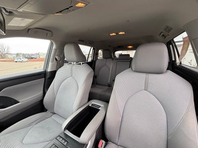 2020 Toyota Highlander LE