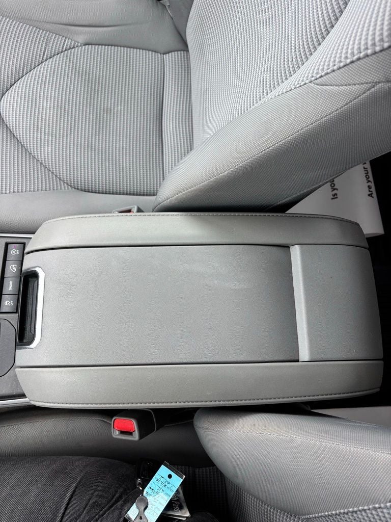 2020 Toyota Highlander LE