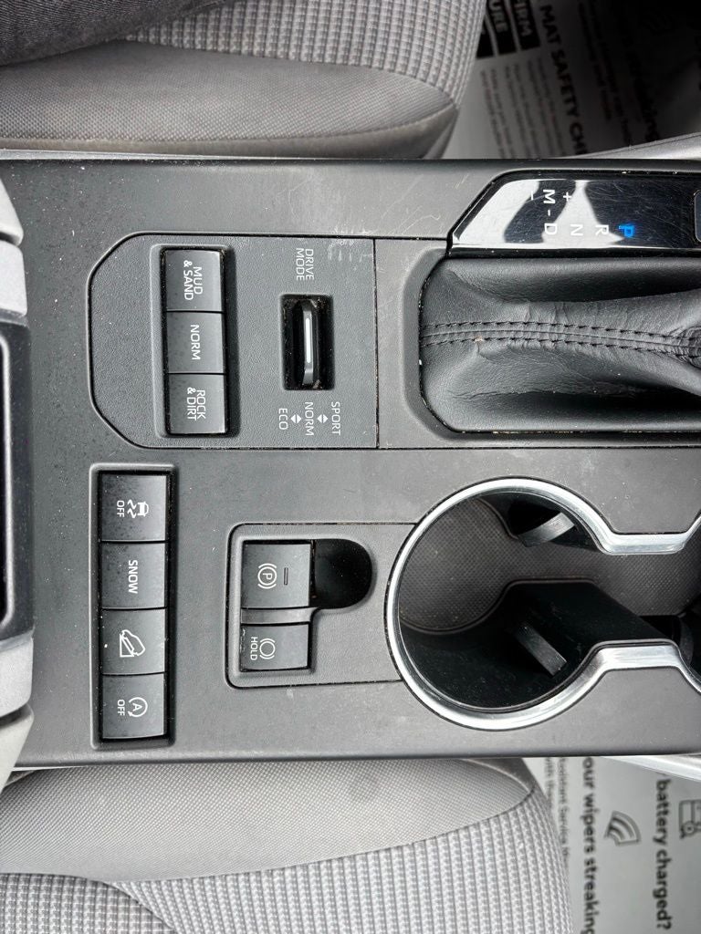 2020 Toyota Highlander LE