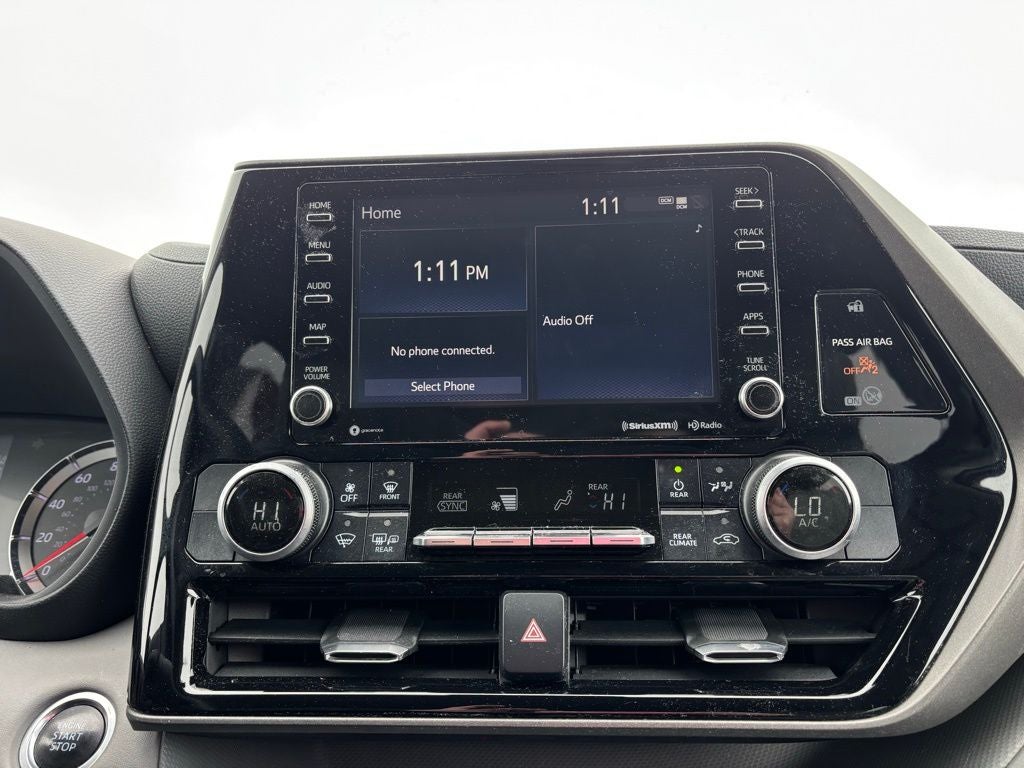 2020 Toyota Highlander LE