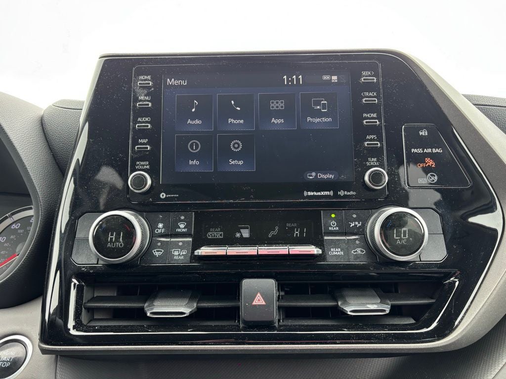 2020 Toyota Highlander LE