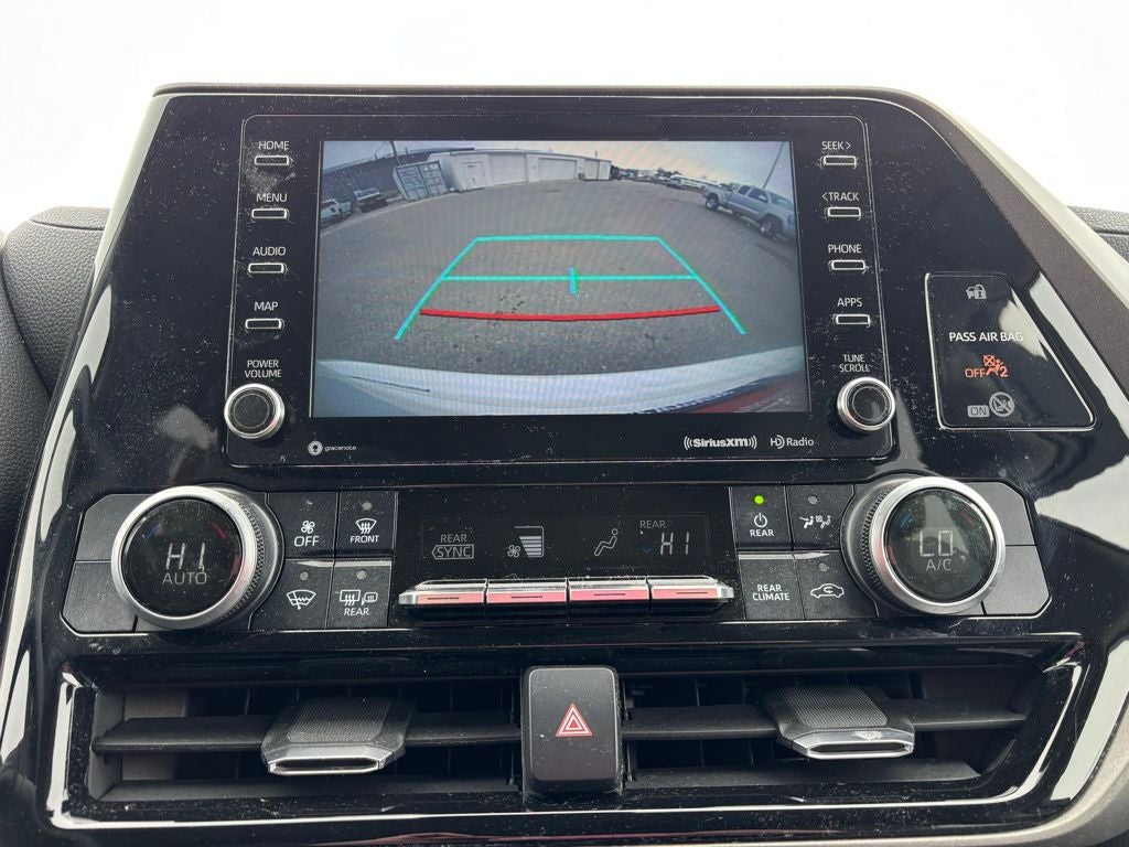 2020 Toyota Highlander LE