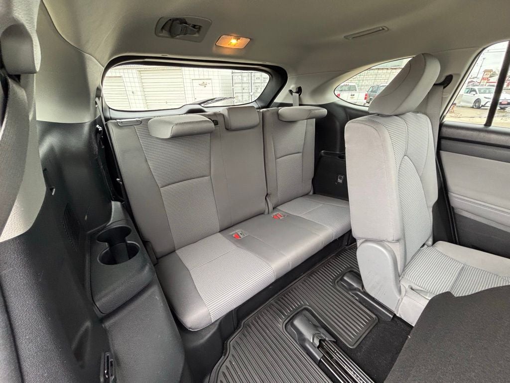 2020 Toyota Highlander LE