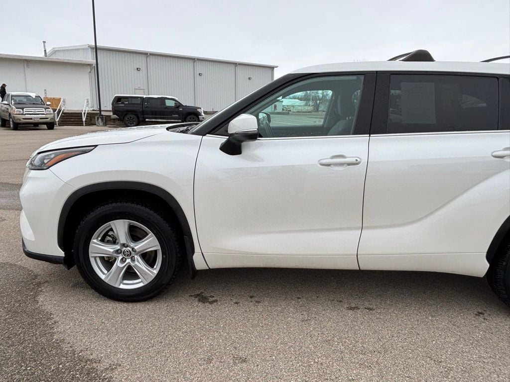 2020 Toyota Highlander LE