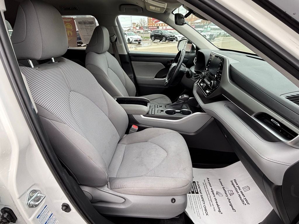 2020 Toyota Highlander LE