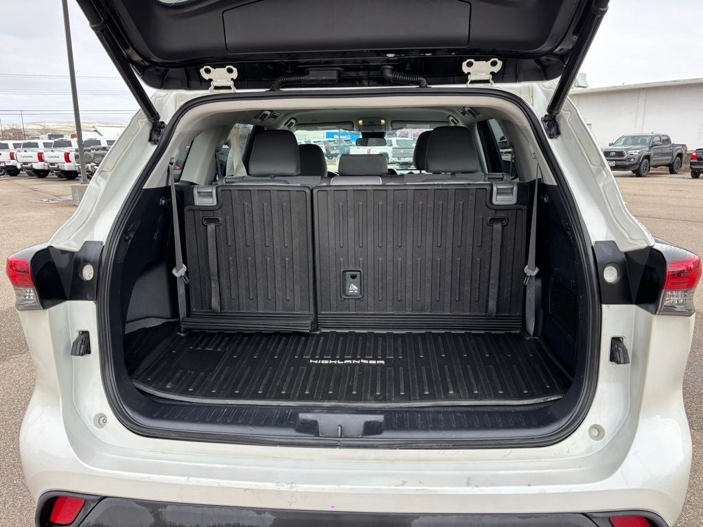 2020 Toyota Highlander LE