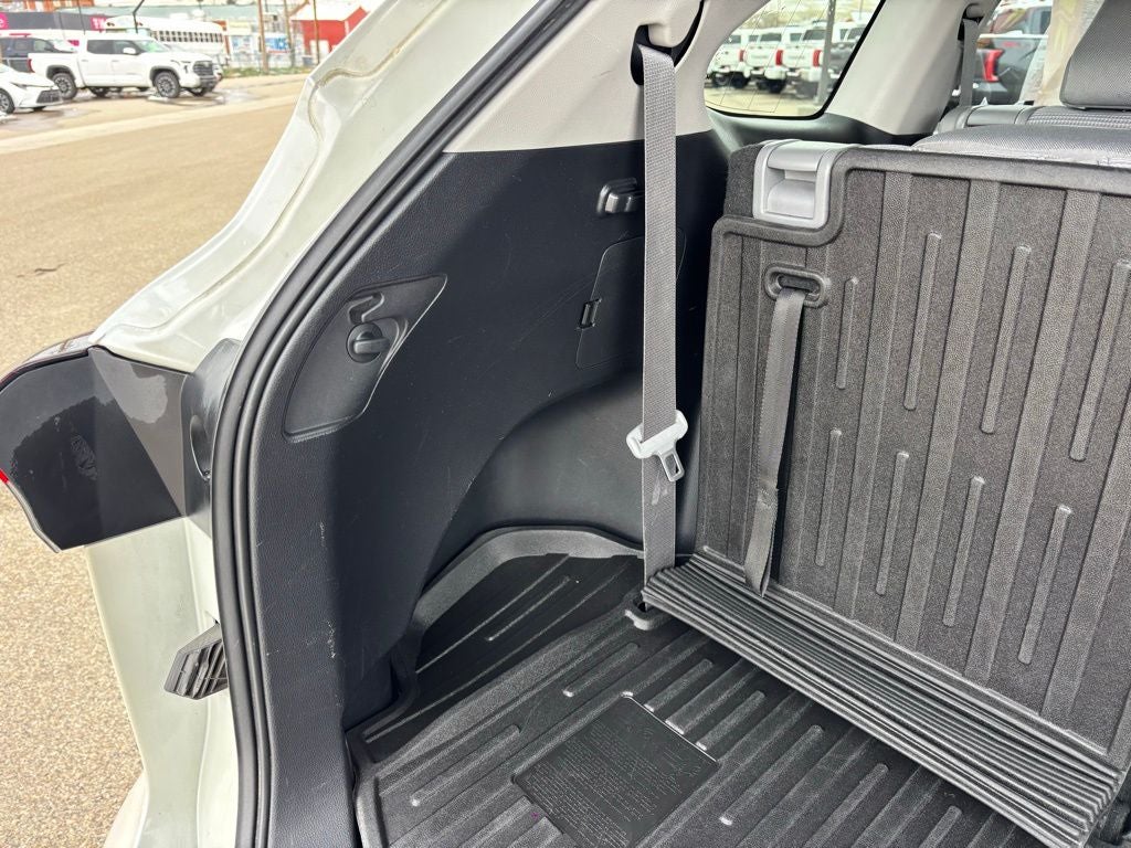 2020 Toyota Highlander LE