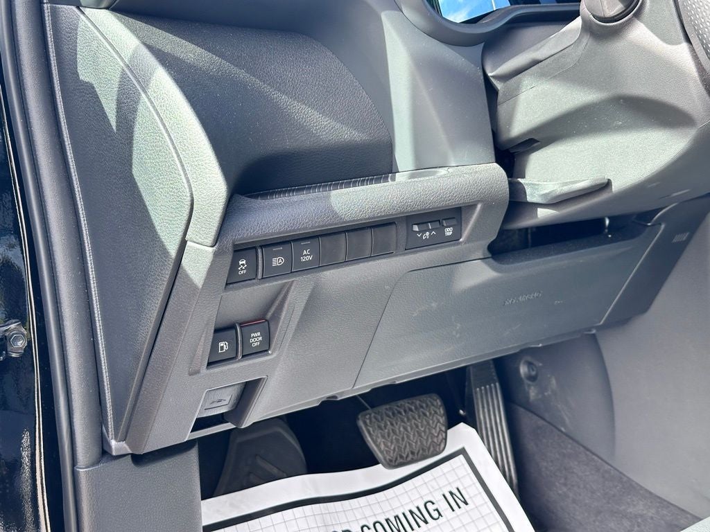 2025 Toyota Sienna Base