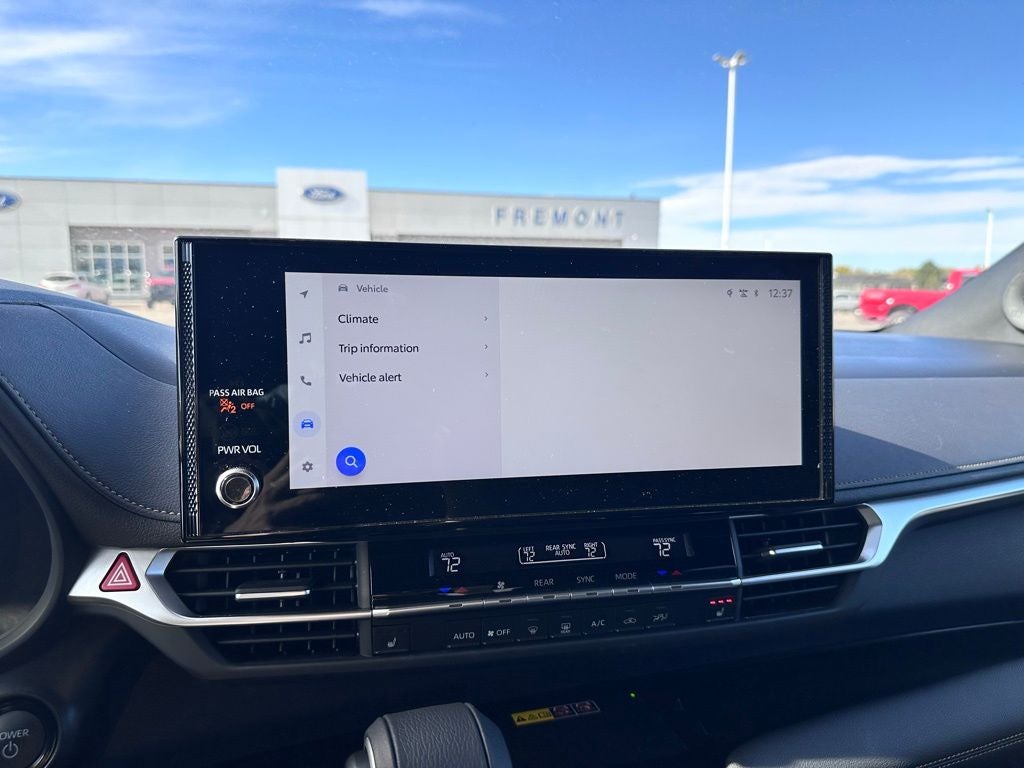 2025 Toyota Sienna Base