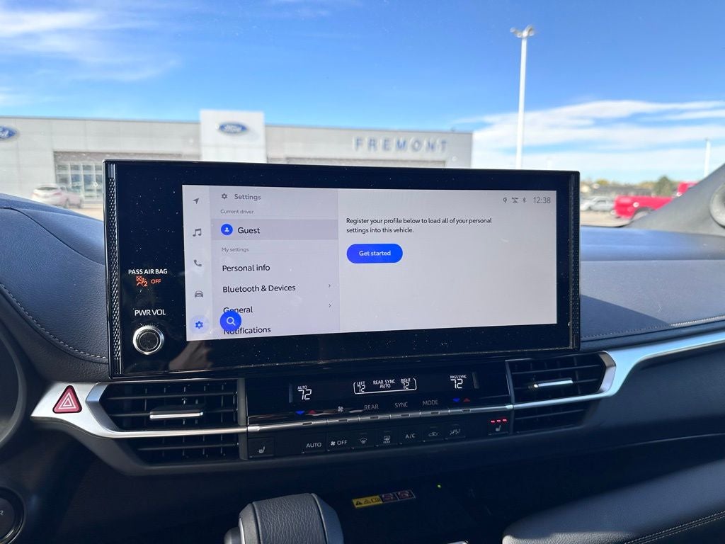 2025 Toyota Sienna Base