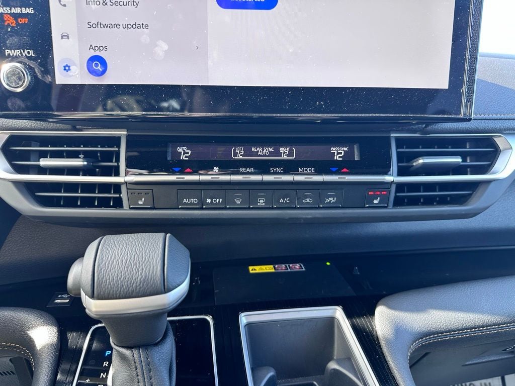 2025 Toyota Sienna Base