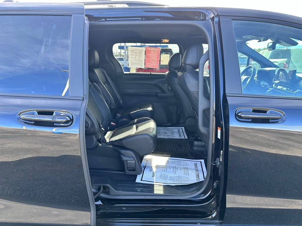 2025 Toyota Sienna Base