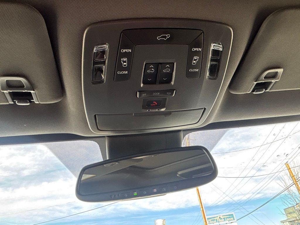 2022 Toyota Sienna XSE 7 Passenger