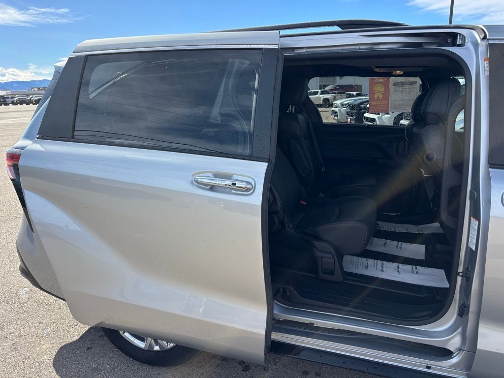2022 Toyota Sienna XSE 7 Passenger