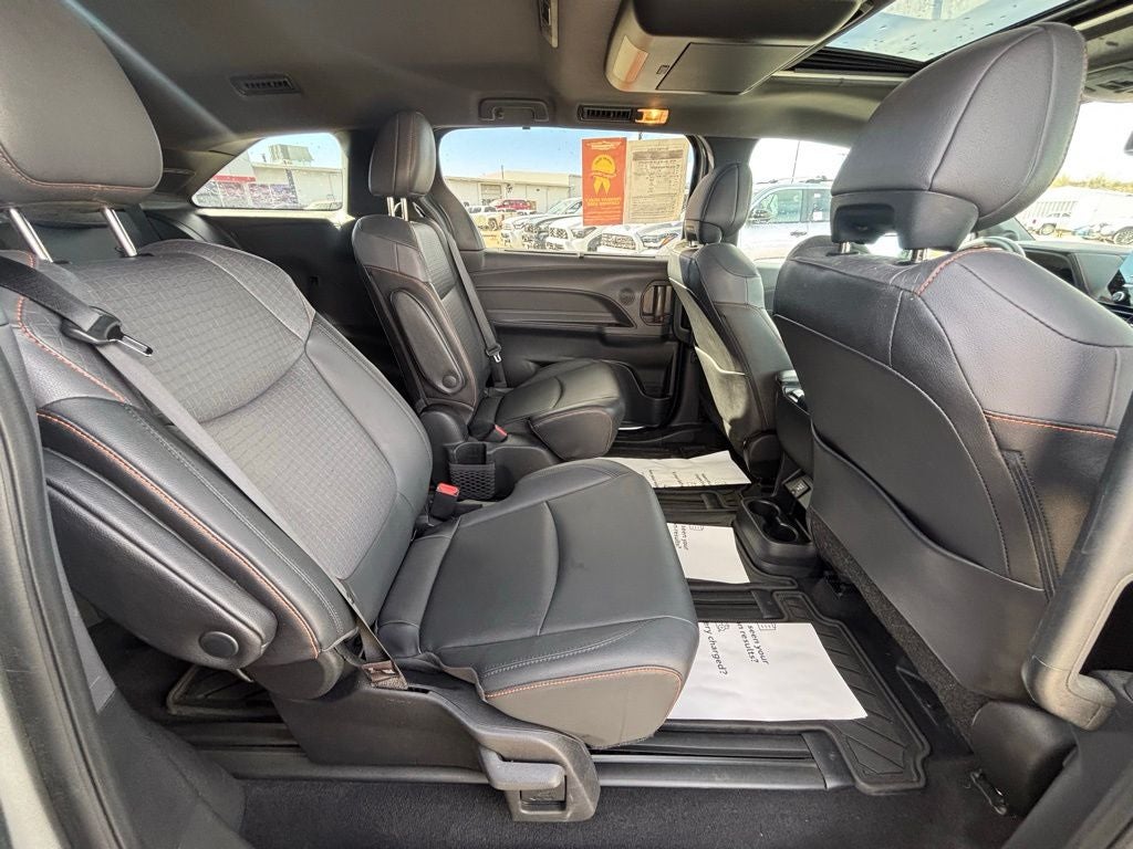 2022 Toyota Sienna XSE 7 Passenger