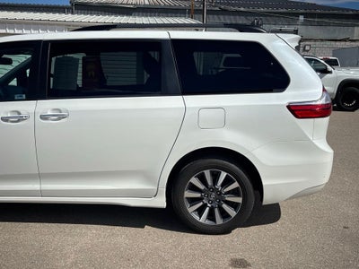 2018 Toyota Sienna XLE 7 Passenger