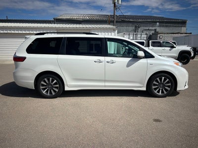 2018 Toyota Sienna XLE 7 Passenger