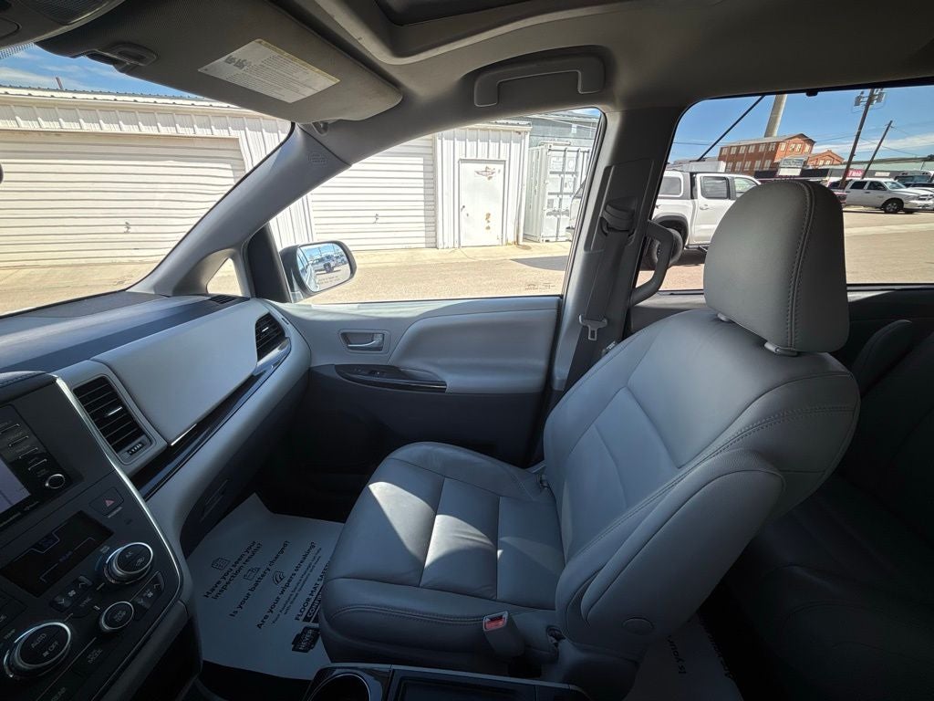 2018 Toyota Sienna XLE 7 Passenger