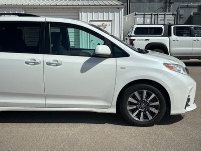 2018 Toyota Sienna XLE 7 Passenger