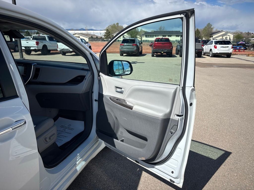 2018 Toyota Sienna XLE 7 Passenger