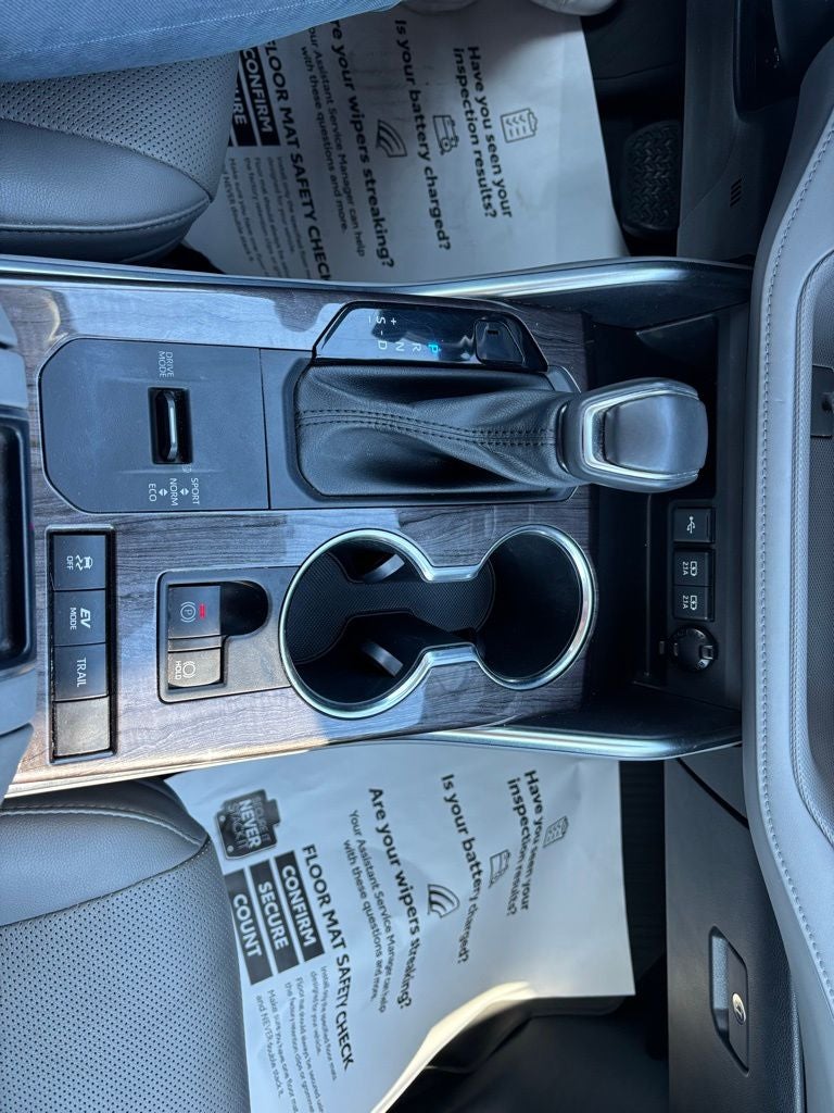 2021 Toyota Highlander Hybrid Platinum