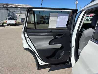 2021 Toyota Highlander Hybrid Platinum