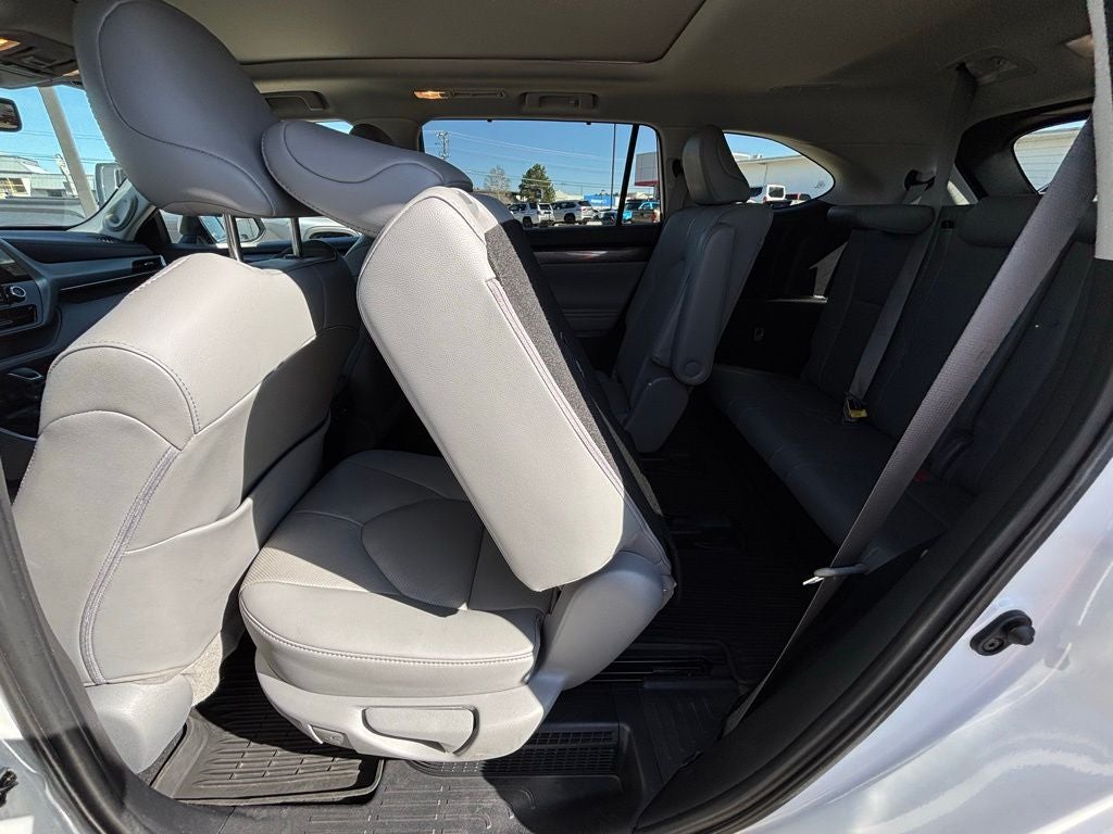 2021 Toyota Highlander Hybrid Platinum