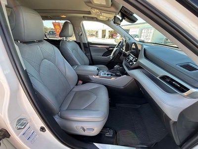 2021 Toyota Highlander Hybrid Platinum