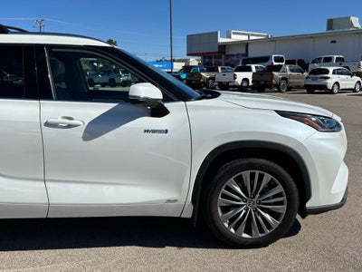 2021 Toyota Highlander Hybrid Platinum