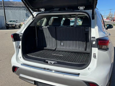 2021 Toyota Highlander Hybrid Platinum